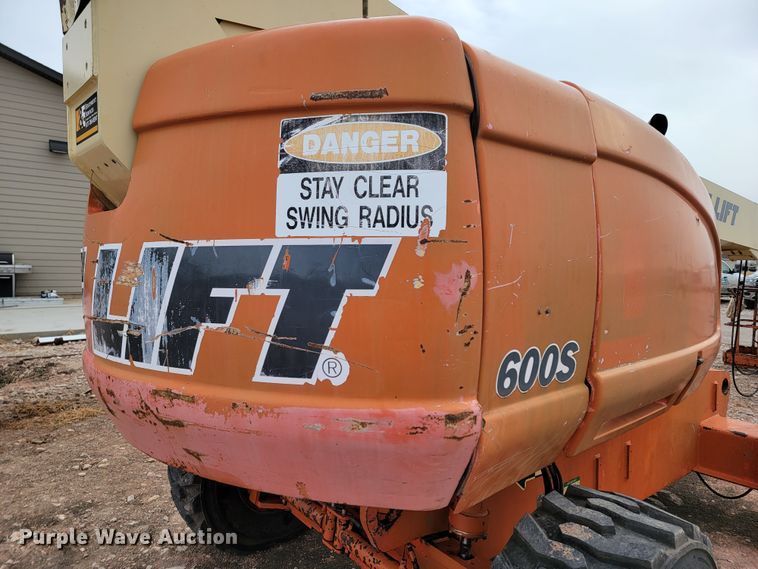 image for item ME9568 1998 JLG 600S  boom lift