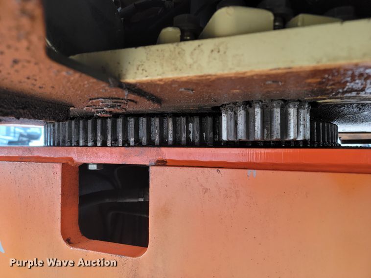 image for item ME9568 1998 JLG 600S  boom lift