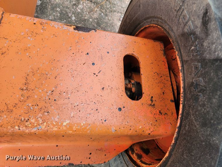 image for item ME9568 1998 JLG 600S  boom lift