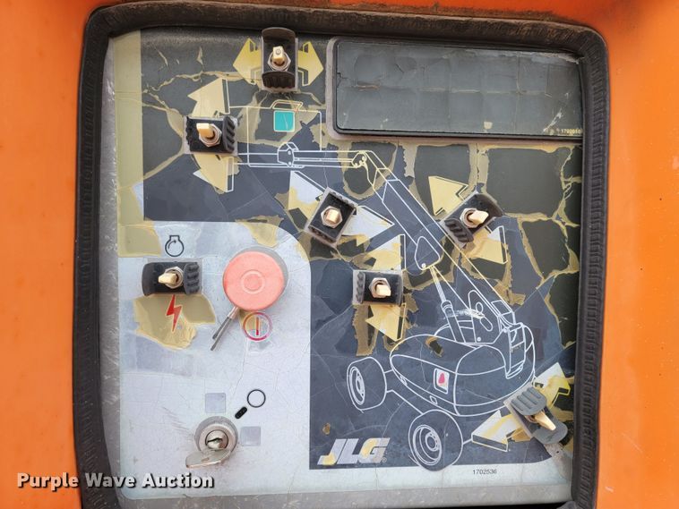 image for item ME9568 1998 JLG 600S  boom lift