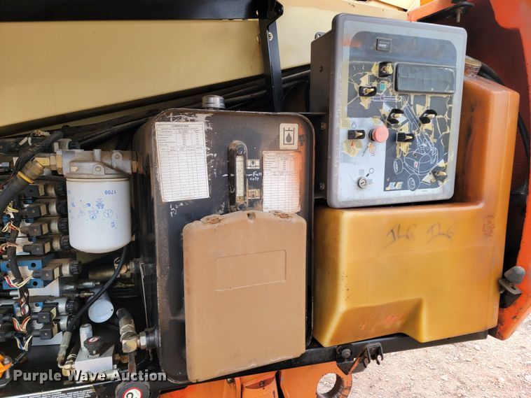image for item ME9568 1998 JLG 600S  boom lift