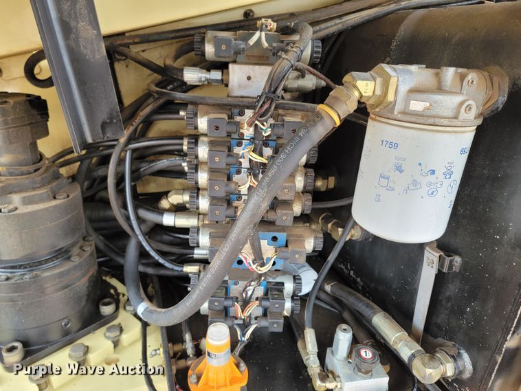 image for item ME9568 1998 JLG 600S  boom lift