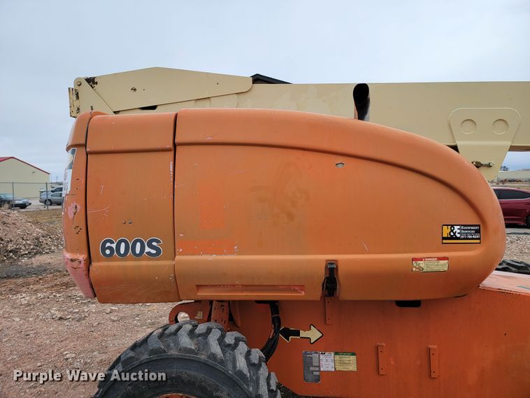 image for item ME9568 1998 JLG 600S  boom lift