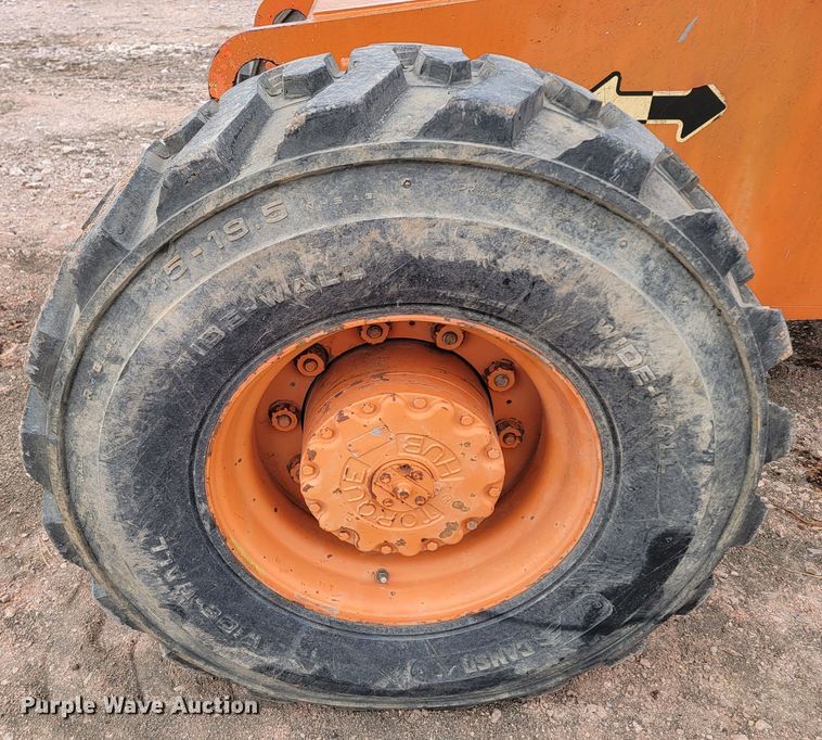 image for item ME9568 1998 JLG 600S  boom lift