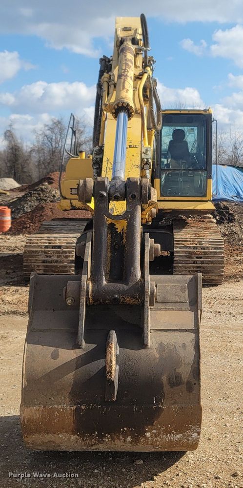 image for item MH9537 2006 Komatsu PC200LC-8  excavator