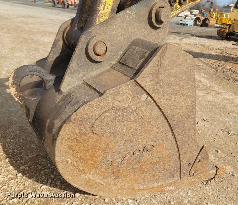 image for item MH9537 2006 Komatsu PC200LC-8  excavator