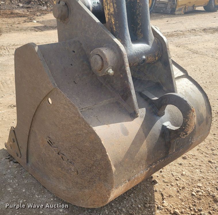 image for item MH9537 2006 Komatsu PC200LC-8  excavator