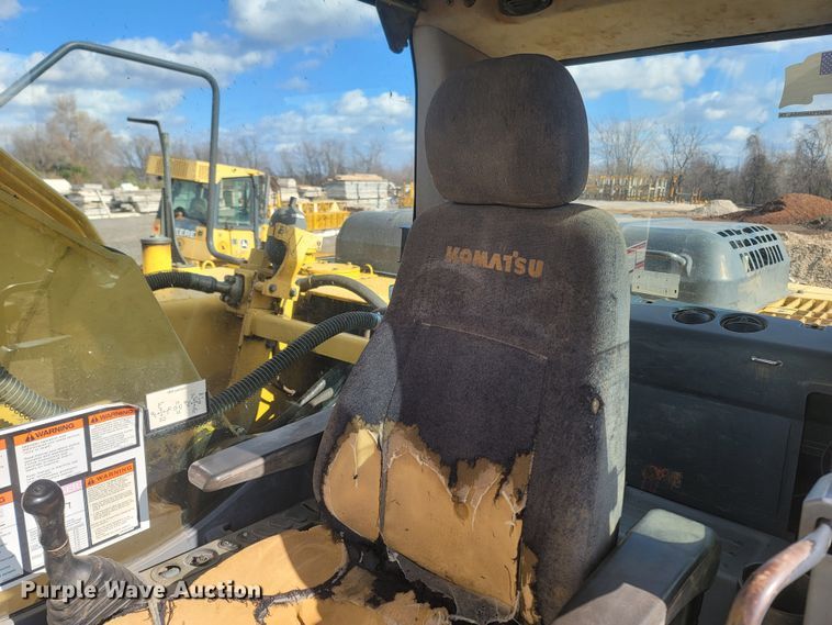 image for item MH9537 2006 Komatsu PC200LC-8  excavator