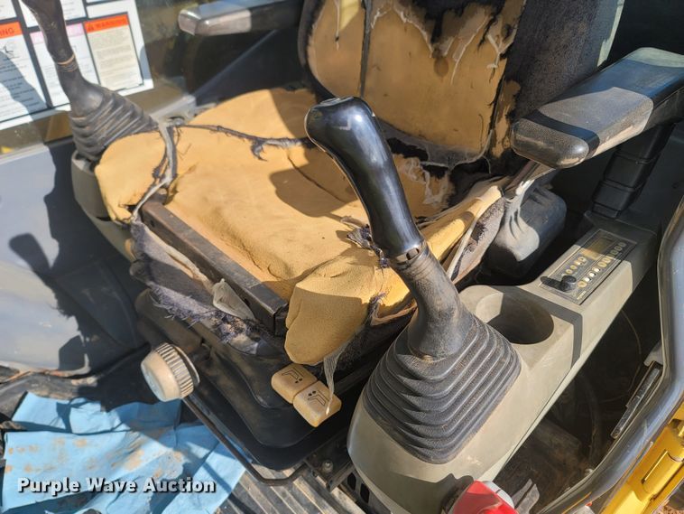 image for item MH9537 2006 Komatsu PC200LC-8  excavator