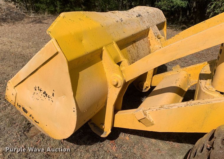 image for item MH9815 Caterpillar  track loader