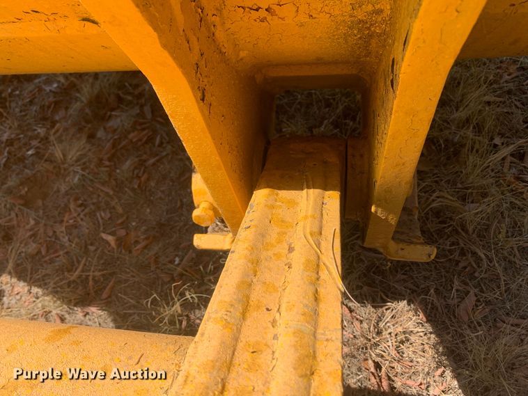 image for item MH9815 Caterpillar  track loader