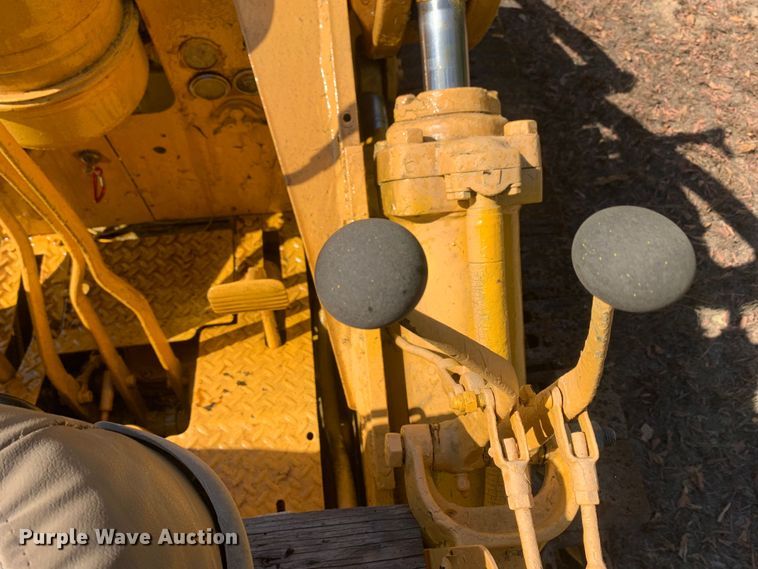 image for item MH9815 Caterpillar  track loader