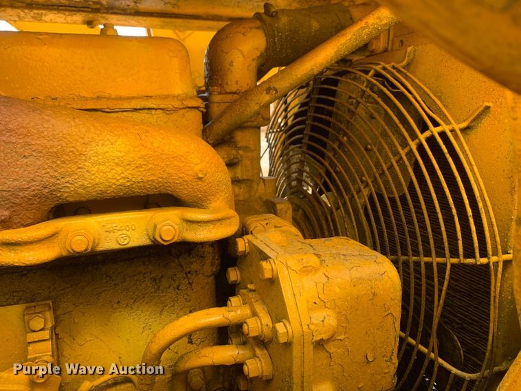 image for item MH9815 Caterpillar  track loader