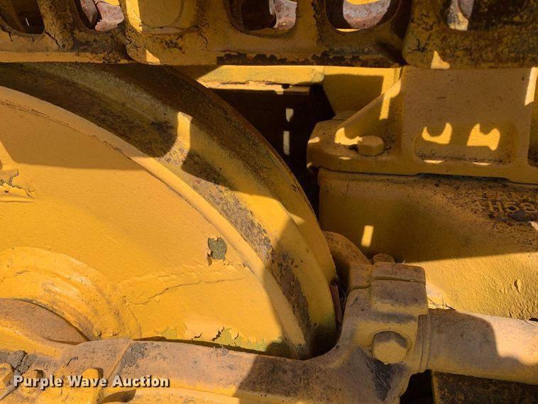 image for item MH9815 Caterpillar  track loader