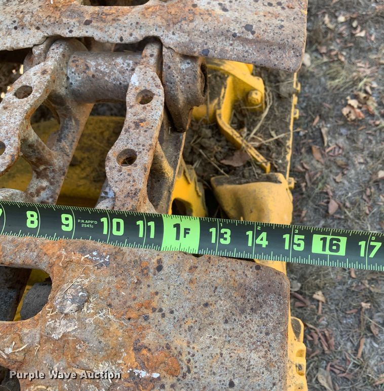 image for item MH9815 Caterpillar  track loader