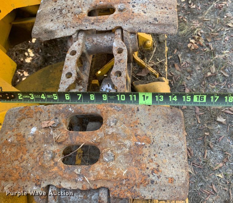 image for item MH9815 Caterpillar  track loader