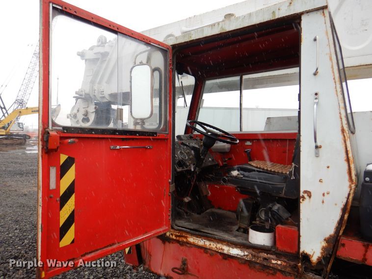 image for item MJ9843 1979 Link Belt HTC-50  crane