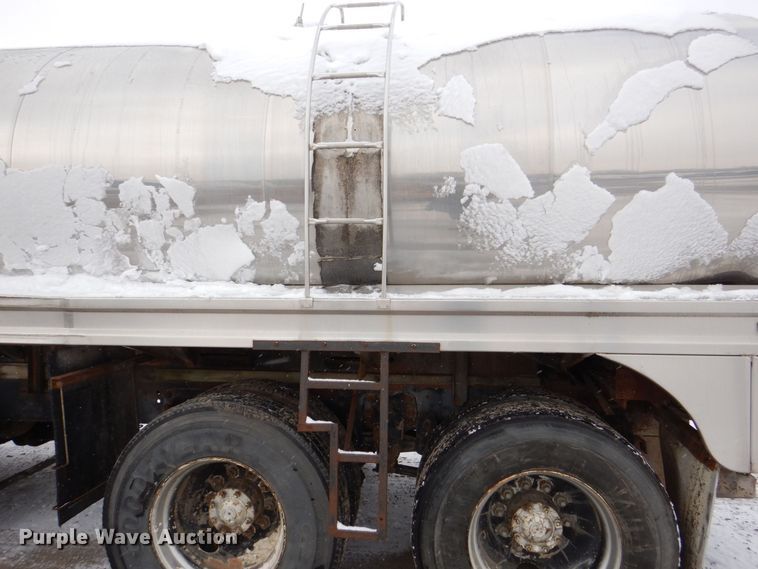 image for item MJ9853 1989 Ford L9000  water truck