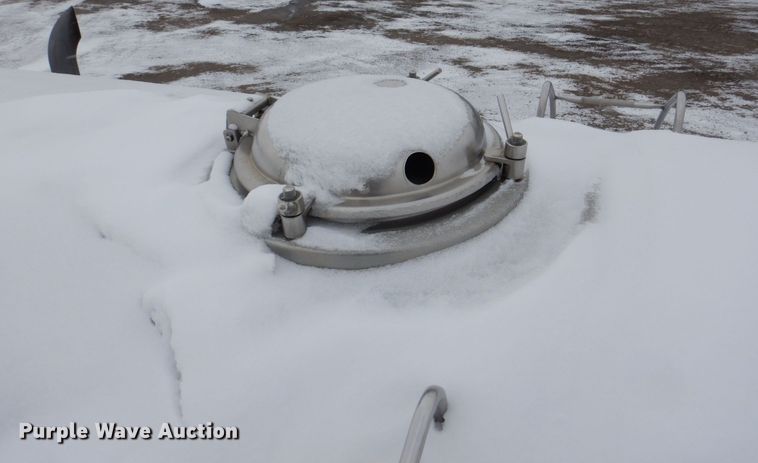 image for item MJ9853 1989 Ford L9000  water truck