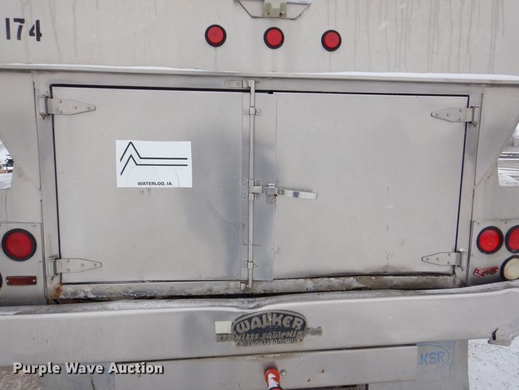 image for item MJ9853 1989 Ford L9000  water truck