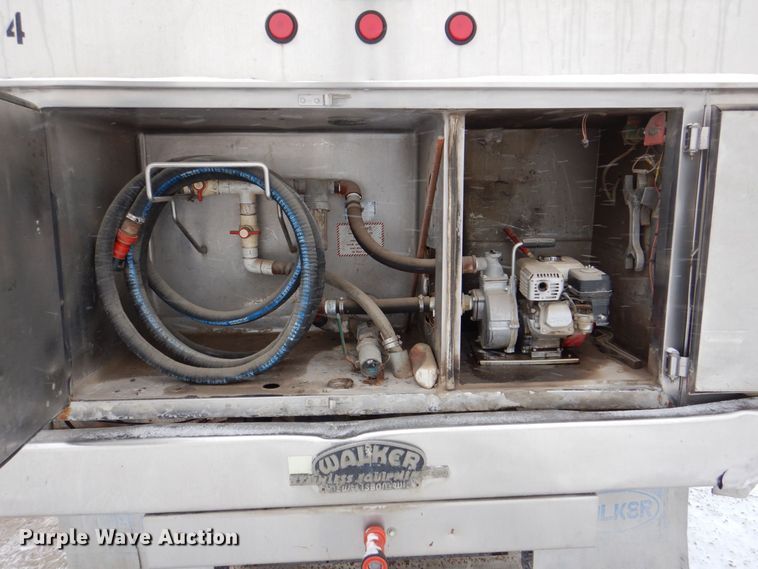 image for item MJ9853 1989 Ford L9000  water truck