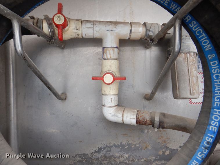 image for item MJ9853 1989 Ford L9000  water truck