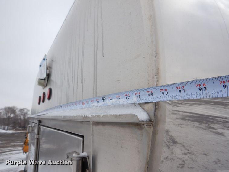 image for item MJ9853 1989 Ford L9000  water truck