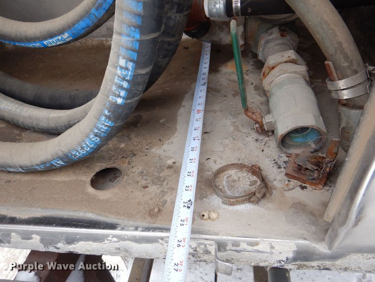 image for item MJ9853 1989 Ford L9000  water truck