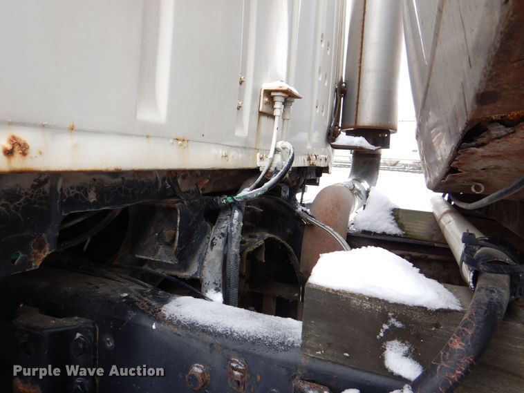 image for item MJ9853 1989 Ford L9000  water truck