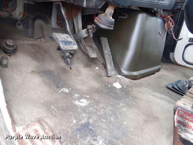 image for item MJ9853 1989 Ford L9000  water truck