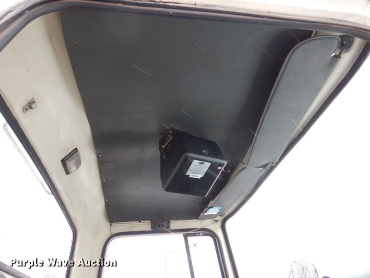 image for item MJ9853 1989 Ford L9000  water truck