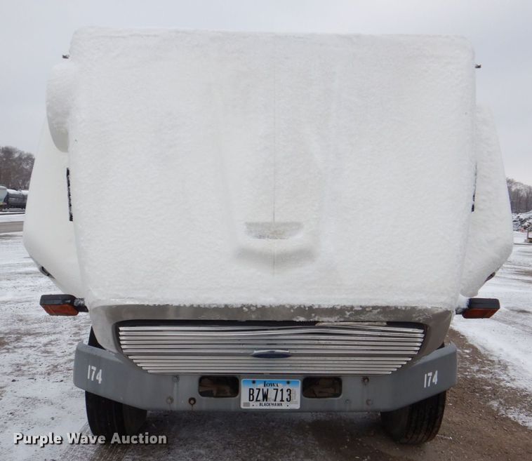 image for item MJ9853 1989 Ford L9000  water truck