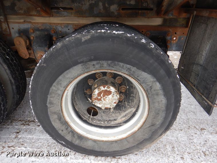 image for item MJ9853 1989 Ford L9000  water truck