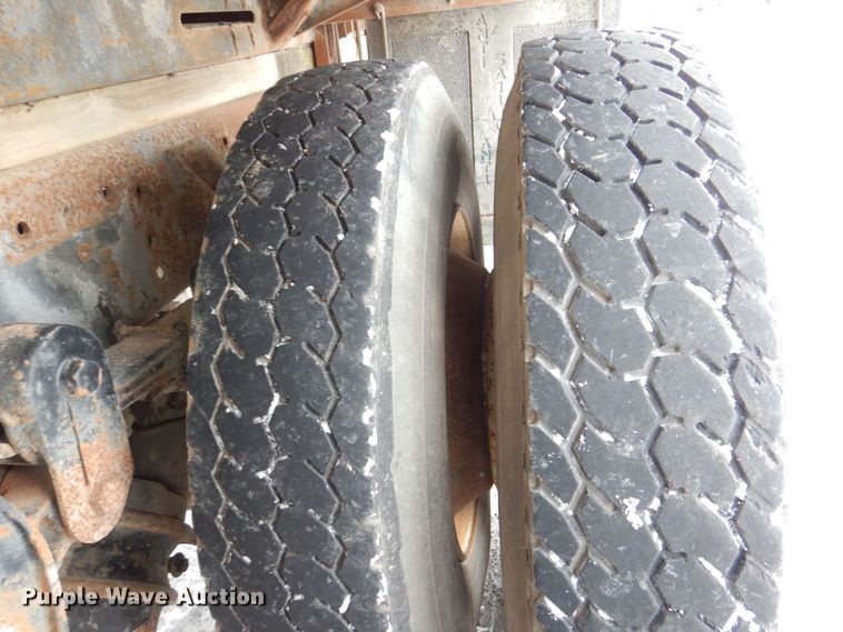 image for item MJ9853 1989 Ford L9000  water truck