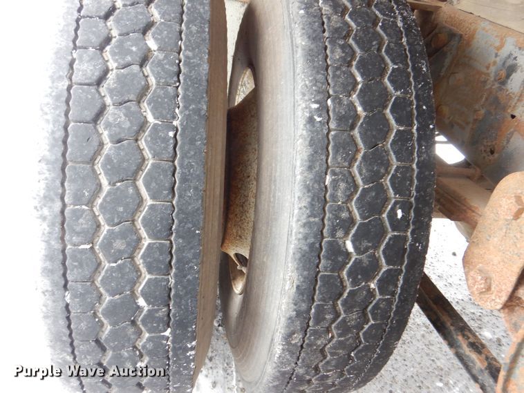 image for item MJ9853 1989 Ford L9000  water truck