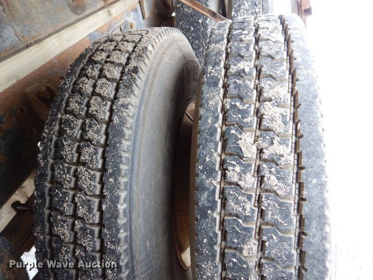 image for item MJ9853 1989 Ford L9000  water truck