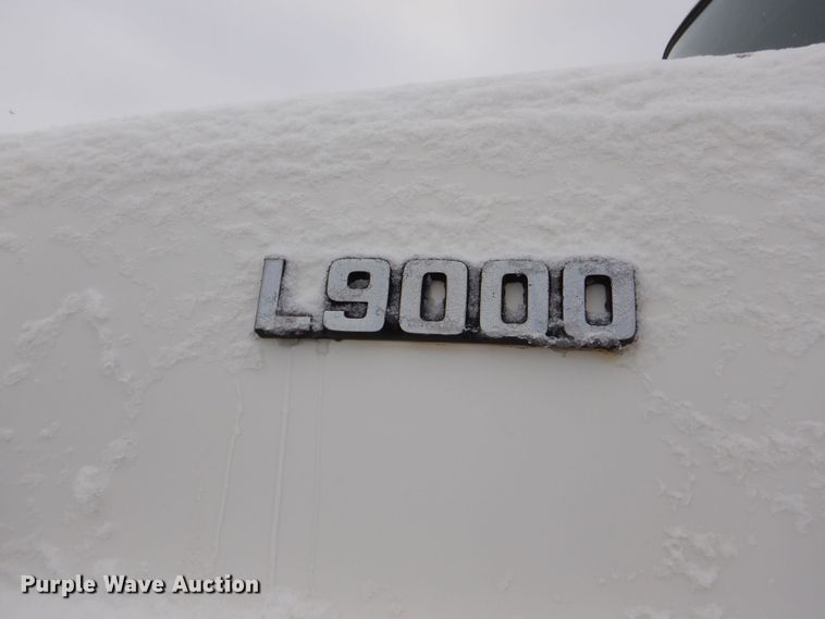 image for item MJ9853 1989 Ford L9000  water truck