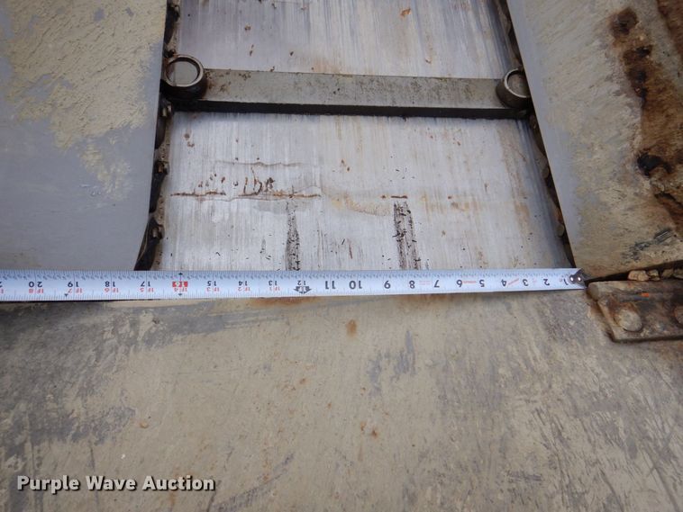 image for item MJ9856 2004 Blaw-Knox PF-5510  paver