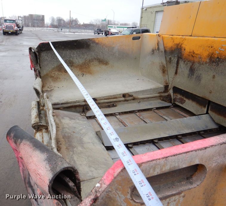 image for item MJ9856 2004 Blaw-Knox PF-5510  paver