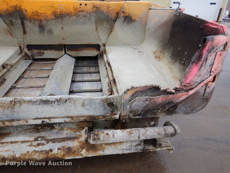 image for item MJ9856 2004 Blaw-Knox PF-5510  paver