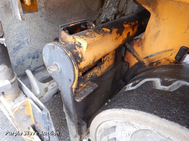 image for item MJ9856 2004 Blaw-Knox PF-5510  paver