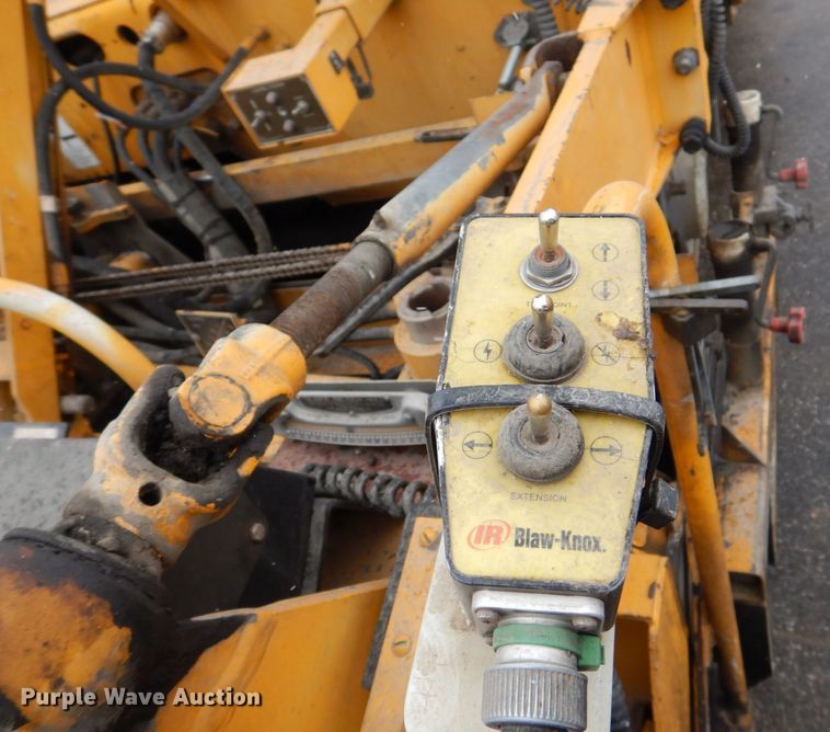 image for item MJ9856 2004 Blaw-Knox PF-5510  paver