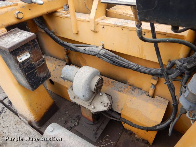 image for item MJ9856 2004 Blaw-Knox PF-5510  paver