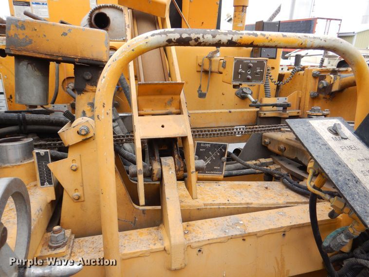 image for item MJ9856 2004 Blaw-Knox PF-5510  paver