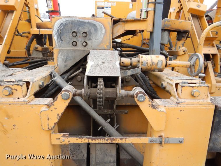 image for item MJ9856 2004 Blaw-Knox PF-5510  paver