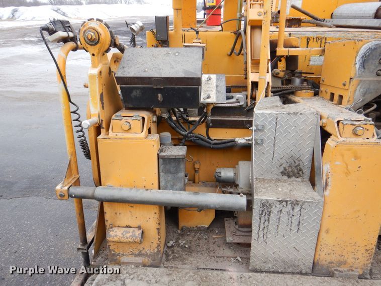 image for item MJ9856 2004 Blaw-Knox PF-5510  paver