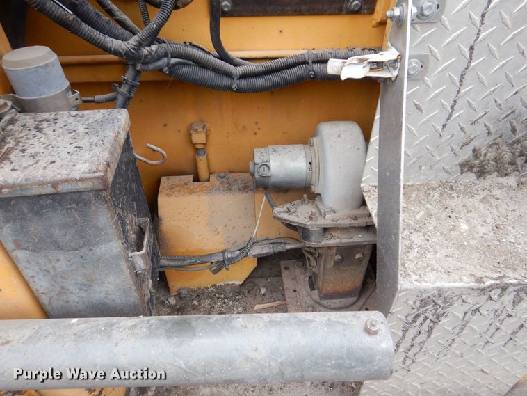 image for item MJ9856 2004 Blaw-Knox PF-5510  paver