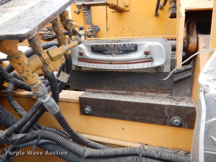 image for item MJ9856 2004 Blaw-Knox PF-5510  paver