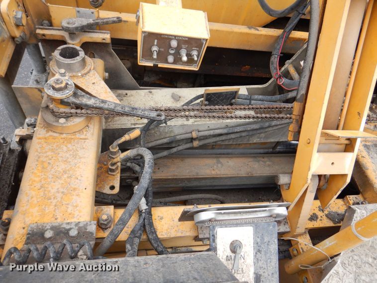 image for item MJ9856 2004 Blaw-Knox PF-5510  paver