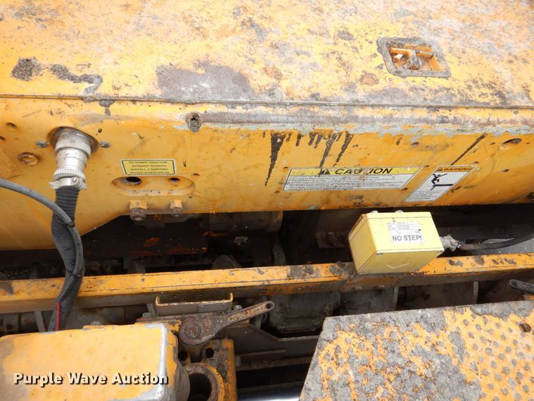 image for item MJ9856 2004 Blaw-Knox PF-5510  paver